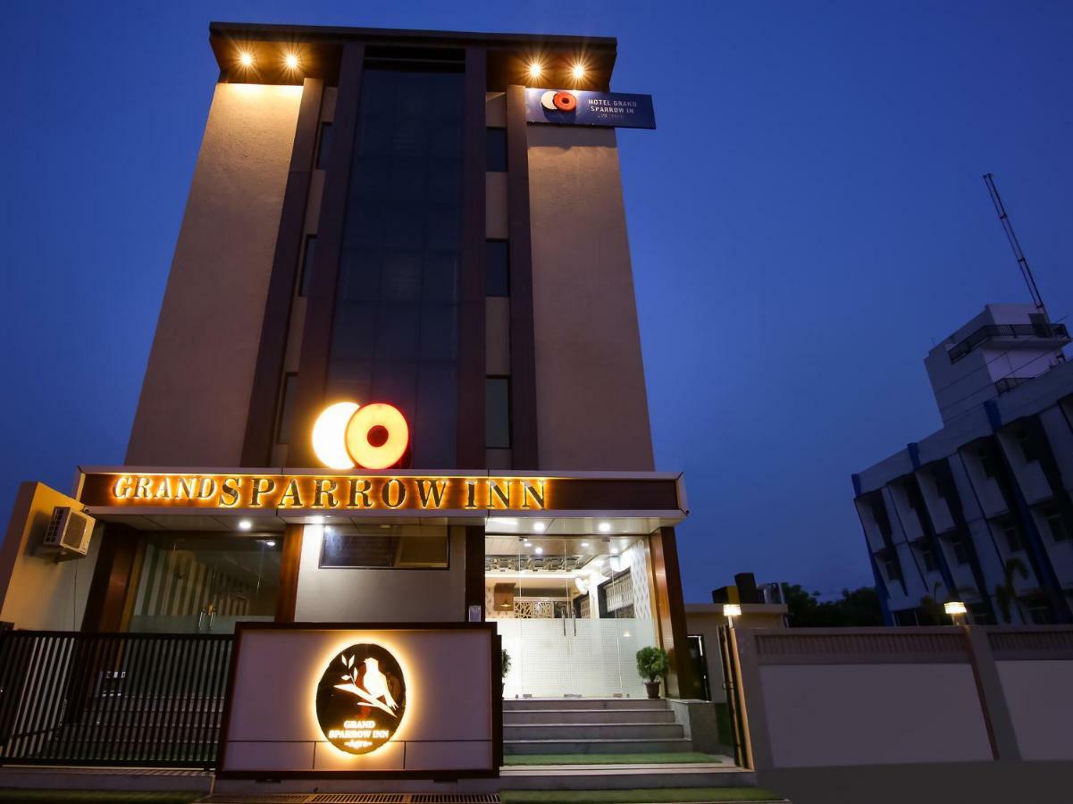 Hotel Grand Sparrow Inn Agra  Buitenkant foto