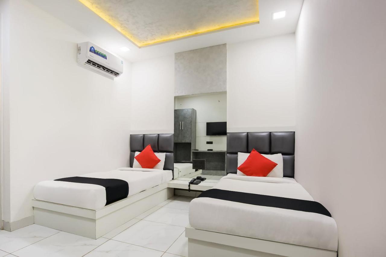 Hotel Grand Sparrow Inn Agra  Buitenkant foto